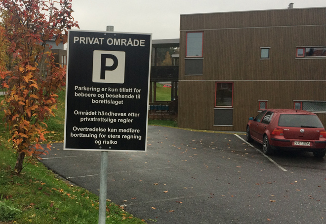 Privatrettslig parkeringsskilt for borettslag