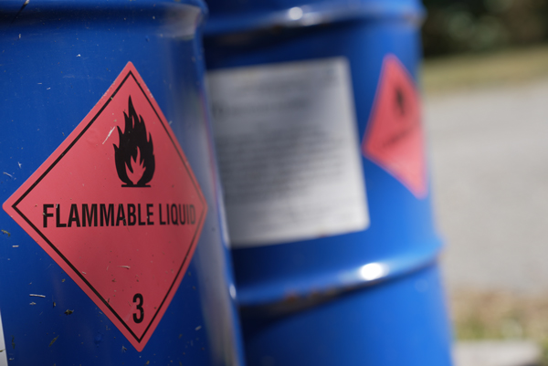 Farlig gods etiketter 3 brannfarlig væske 100x100 mm