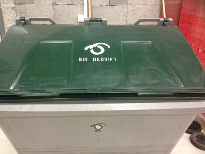 Sjablong for BIR bedrift med enkel logo for merking av søppelbeholder/boss