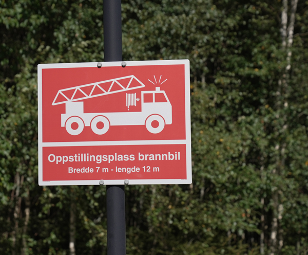 Skilt - oppstillingsplass for brannbil